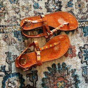 Tory Burch ‘Marge’ flat sandal size 9
Like NEW